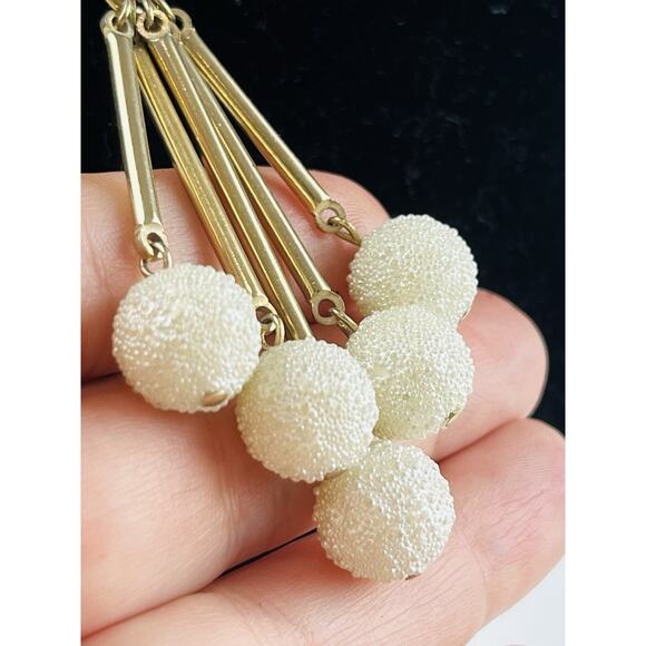 Vintage Snow Ball Textured Sarah Coventry Lariat Necklace White Bead Dangle Link - Picture 11 of 12